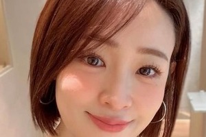 大沢あかね、背中ざっくり黒ワンピで色気ダダ漏れバックショット　「美しさが増してますね」「めっちゃ綺麗」
