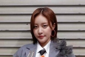 王林、ドキっ真っ赤なドレス姿で色気ダダ漏れ...すらり神スタイルの美貌　「めっちゃ綺麗」「可愛い＆綺麗」