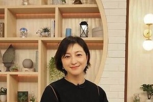 広末涼子、美しい白ジャケット姿でポージング　近影に反響...「神々しい美しさ」「お美しい！」