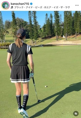 狩野舞子さんのインスタグラム（＠kanochan715）より