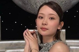 畑芽育、肩出しノースリワンピでかわいさ限界突破　「最強すぎる」「美しいです」「大人っぽいのも好き」