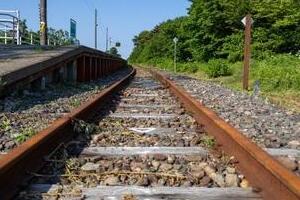 「どうにもならない」田舎のローカル線「廃止」相次ぎ、都会の新幹線は伸び続ける　直面する冷酷な鉄道事情