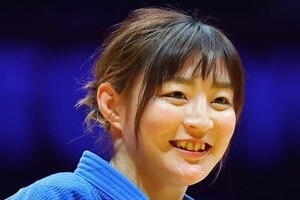 柔道・角田夏実、ショートケーキ作りに挑戦...エプロン姿で雰囲気変わりギャップ萌え　「激かわ」「日増しに綺麗」
