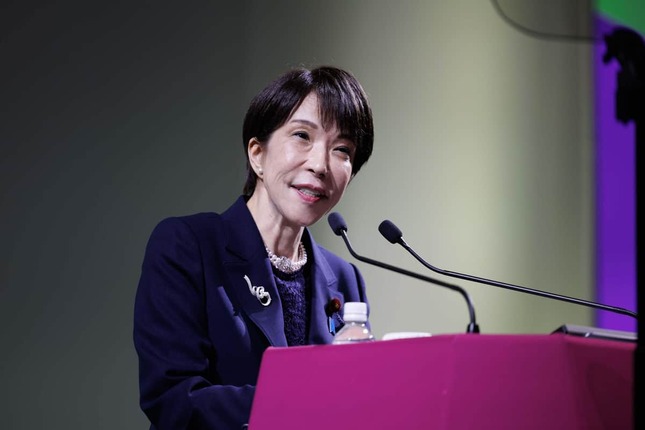 笑顔であいさつする高市早苗首相（自民党総裁）（写真は高市氏のXから）
