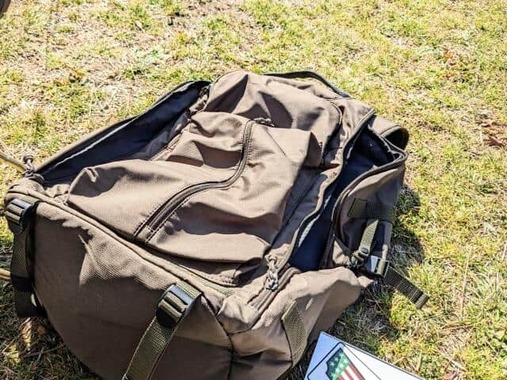 リュック、靴、遺体の発見場所が「線」になっていない（画像はイメージ）