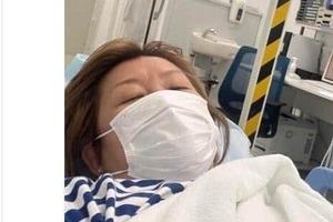 65歳大御所タレントが悲鳴「ヤバい！！脚と腕が同じぐらいの細さに」　激しい腹痛、高熱で...救急搬送＆入院報告