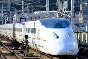 「インバウンドに新幹線代1万円」施策に「外国人優遇か」と批判　JRにはかつて乗り放題激安チケットが