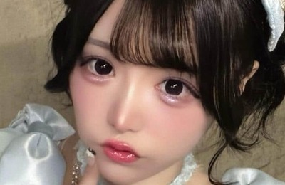 「前の顔写真指名手配犯すぎて」アイドルのパスポート写真が衝撃　「6年でだいぶ可愛くなった」別人級で大反響
