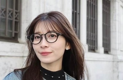 元TBS山本里菜アナ、お呼ばれ黒ドレス姿がステキ限界突破　バックショットに「見惚れます」「神々しい美しさ」