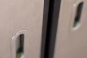 「頭が真っ白に...」電車内でベビーカーの子どもの手がドアに引き込まれた　パニックに...その時、周囲がすぐ