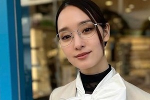 剛力彩芽、シースルーのロングドレス姿で...国宝級の美貌にドキっ　「めっちゃ可愛くなってる」「ほんっと綺麗」