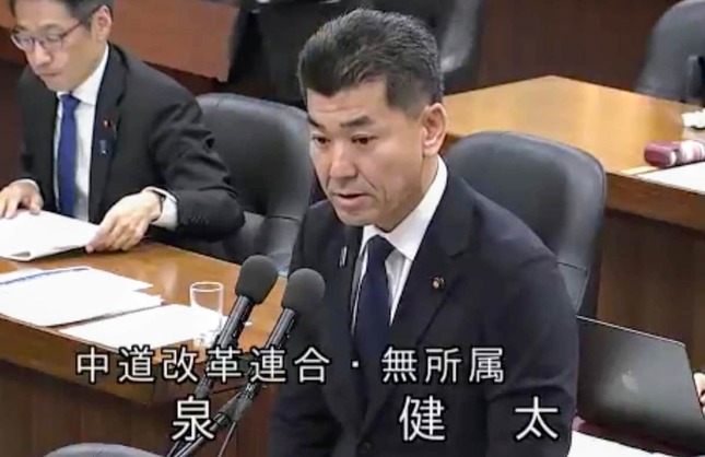 衆院文科委で質問に立つ泉健太議員（写真は泉氏のXから）