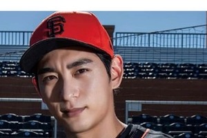 「韓国のイチロー」イ・ジョンフに悪態？「一体何と言ったんだ！」...ドジャース捕手は「一線超えた」韓国メディア激怒