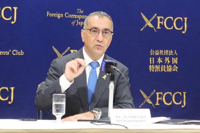 玉川徹氏の発言には批判が相次いだ。そのひとり、イスラエルのギラッド・コーヘン駐日大使（25年6月撮影）
