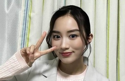 「スケスケで少しヒヤヒヤした！笑」黒木ひかり、ステキ笑顔でピース　「綺麗で可愛すぎる～」「ウルトラ可愛い」