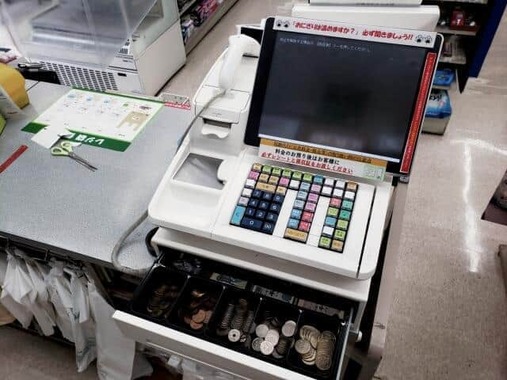 現在のレジシステムは消費税の課税を前提にした設計になっている（画像はイメージ）
