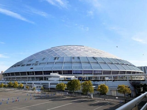 バンテリンドームには今年から「ホームランウイング」が設置された