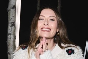 「ロシアの妖精」マリア・シャラポワ39歳、黒ドレス姿で変わらぬ美貌にドキっ　女神降臨ショット