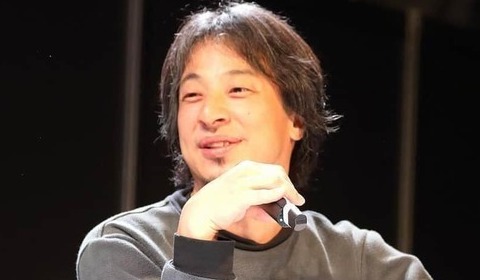 ニコニコ超会議「ひろゆき襲撃」騒動、ドワンゴ謝罪　不審者がステージで物投げ&rarr;警察引き渡し...法的措置も視野