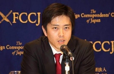 大阪・吉村知事が恋リア鑑賞「いちごから唇に移れ」熱弁姿にX騒然　「不覚にも笑った」「攻めすぎやろw」