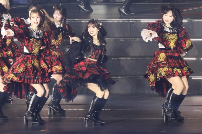 「希望的リフレイン」でもセンターを務めた