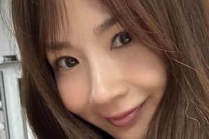 ほしのあき49歳、超ミニ黒ワンピで色気ダダ漏れ...異次元の美貌に衝撃　「相変わらず綺麗」「ずっと可愛いまま」