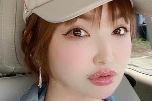 平子理沙、超ミニスカ×シアータイツで色気ダダ漏れ　「キュンキュンします」「綺麗すぎる」「最高にかわいい」