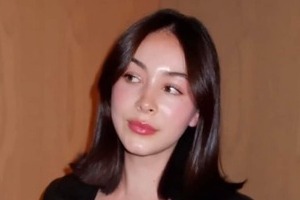 母親は後藤久美子...エレナ・アレジ・後藤、超ミニで衝撃の神スタイル炸裂　異次元の美貌ダダ漏れショット