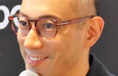 「麻央へ」市川團十郎、長女＆長男と贈った母の日プレゼント　豪華花束に「嬉しいでしょうね」「素敵」の声
