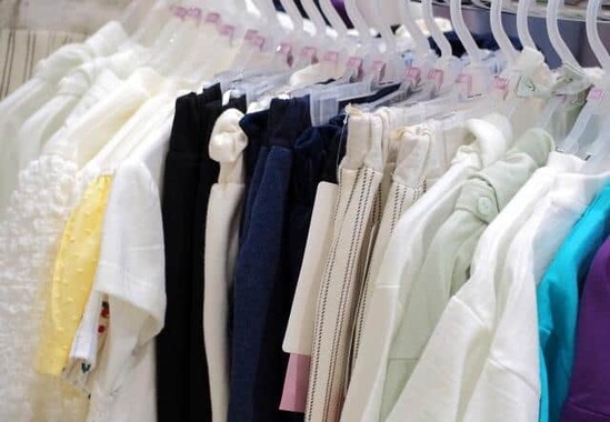 どうすれば「ダサい」服選びを避けられる？（写真はイメージ）