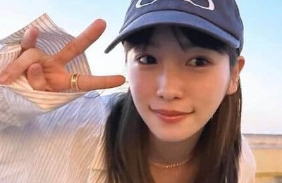 川栄李奈、ふわふわ白レースの超ミニのコーデで神スタイル炸裂　二度見必須の街撮りショット...ドキっ