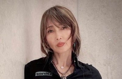 工藤静香「お風呂前に、久しぶりのダラエク」を公開　トレーニング姿に称賛の声「体幹が完璧」「惚れ惚れします」