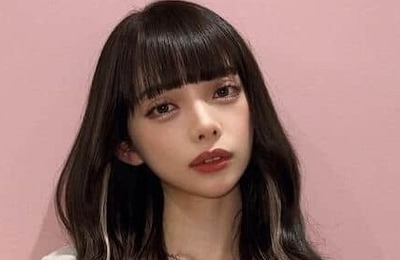 広島カープ・小園海斗のモデル妻、ミニ丈サッカーユニ姿で「激カワ」ダンス話題に　「全部可愛い」ファン悶絶