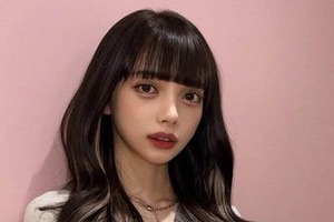 広島カープ・小園海斗のモデル妻、カープロゴ入りスウェット姿で...「かわいい」「まじキュンです～」