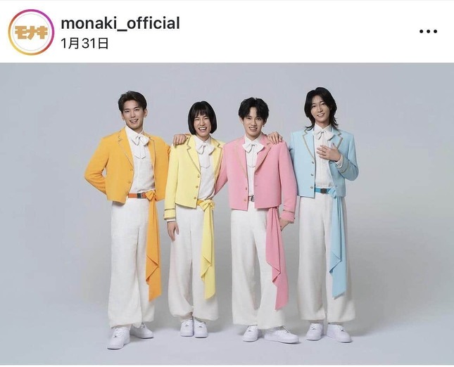 「モナキ」のインスタグラム（＠monaki_official）より。左から、じんさん、おヨネさん、ケンケンさん、サカイJr．さん