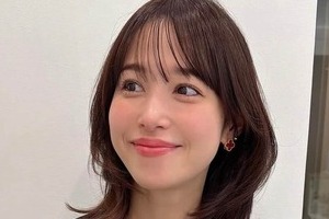 「思いっきりぶりっ子してみました」鷲見玲奈、膝上ミニ×ハイソックスのゴルフコーデに反響　「可愛いすぎる」