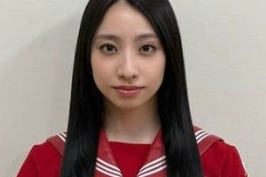 新しい学校のリーダーズ・KANON、膝上ミニ丈ワンピ＆髪をアップに...いつもと雰囲気変わって　「めっちゃ可愛い」