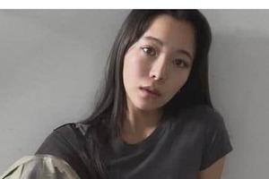 高梨沙羅、超ミニのコーデでかわいさ限界突破...ウェア姿と雰囲気変わって　「可愛すぎる」「とてもオシャレ」