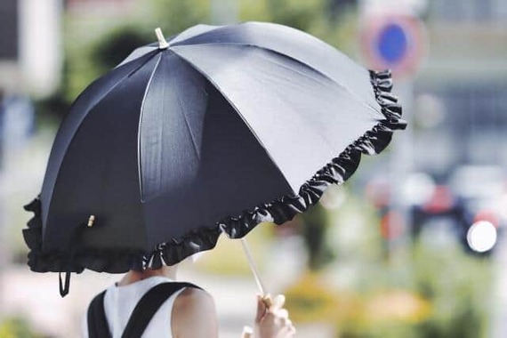 日傘もまた紫外線対策には欠かせない（画像はイメージ）