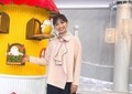 奇跡の54歳・望月理恵アナ、ミニ丈ウェアでゴルフ場へ...ステキ笑顔炸裂　「お綺麗過ぎます」「スタイルも抜群」