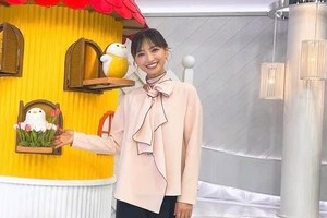奇跡の54歳・望月理恵アナ、ミニ丈ウェアでゴルフ場へ...ステキ笑顔炸裂　「お綺麗過ぎます」「スタイルも抜群」