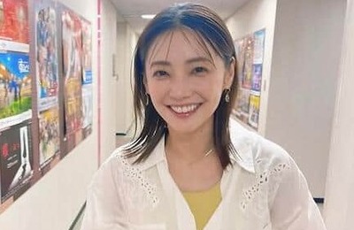 倉科カナ、白ノースリ姿で手を振って...レベチの透明感に衝撃　「国宝級の美しさ」「この可愛さは反則」