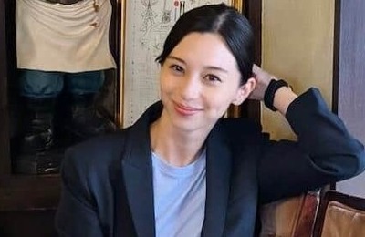 「姉妹みたい」「お二人とも綺麗」「可愛いすぎる！」...中条あやみ＆井川遥、ステキ笑顔の密着2ショットに反響