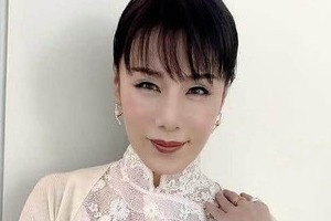 元ピンク・レディー未唯mie、透け感トップス×黒ロングスカートで変わらぬ美貌　「綺麗です」「今日も美しい」