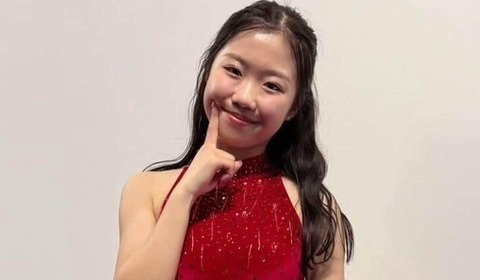 フィギュア・中井亜美、制服姿で「千葉県知事賞」受賞ショット...チーバくんも一緒に　かわいすぎて悶絶