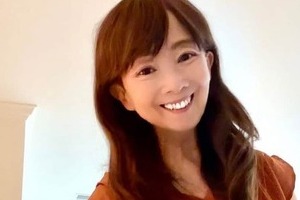 アグネス・チャン70歳、ショーパン姿で母校を訪問　変わらぬ美貌に反響...「若々しくて美しい」「学生みたい」