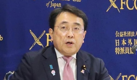 「私はまだ何も言ってません」高市首相が赤沢経産相の言葉にこう答えた意味　二人の距離感を示す1枚の写真　