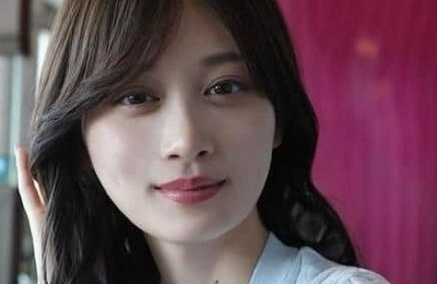 山下美月、肩出し黒ドレス姿で色気にドキっ　すらり神スタイル炸裂...国宝級の美貌ダダ漏れショット