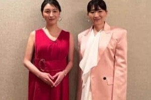 広末涼子、活動再開2か月...胸元ざっくり赤ドレス姿披露　再会タレントが絶賛「可愛すぎて吸い込まれそうに」