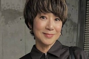 黒田知永子、65歳の誕生日を報告...ケーキ＆花束を手に　変わらぬ美貌で「美しすぎる」「相変わらず綺麗」